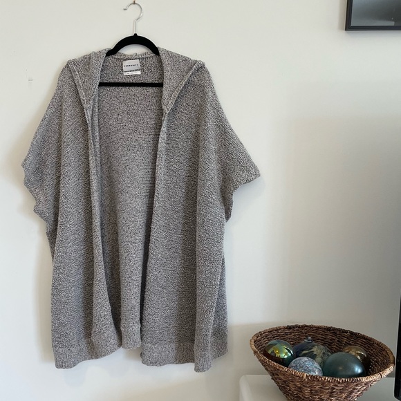 Aritzia Community Hooded Ionic Cape XS/S - Picture 2 of 6